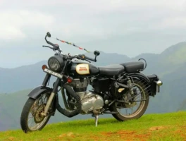 Royal Enfield vs Jawa – Best Cruiser Bike Comparison (2025) | BikeCarHub